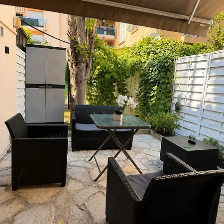 펜션 Designer House With Jacuzzi & Terrace *